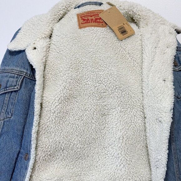 Levi's NWT SzM Slim Fit Divided Blue Original Sherpa Trucker Denim Jean Jacket - Picture 12 of 12